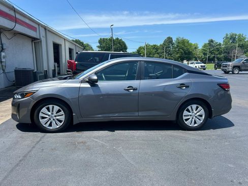 Used 2024 Nissan Sentra S FWD image 8