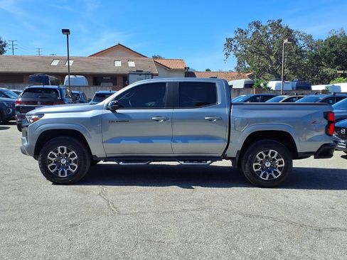 Used 2023 Chevrolet Colorado Z71 w/ Advanced Trailering Package AWD/4WD image 3