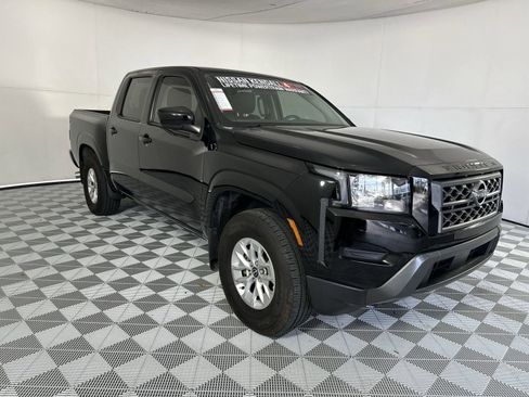 Used 2024 Nissan Frontier SV w/ Technology Package RWD image 2
