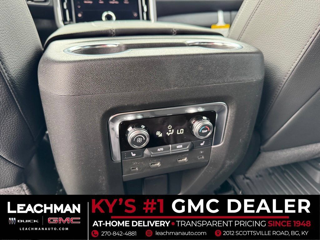 New 2026 GMC Yukon Denali w/ Denali Reserve Package AWD/4WD image 19