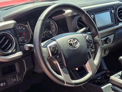 Used 2019 Toyota Tacoma SR5 RWD image 22