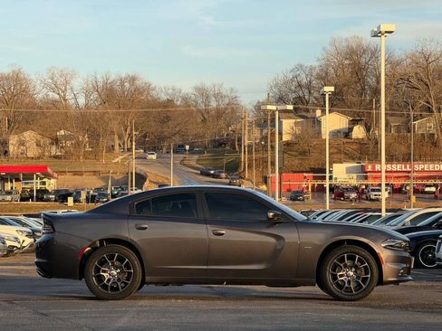 Used 2018 Dodge Charger GT image 2
