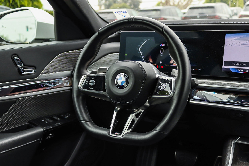 Used 2025 BMW 740i xDrive AWD/4WD image 16