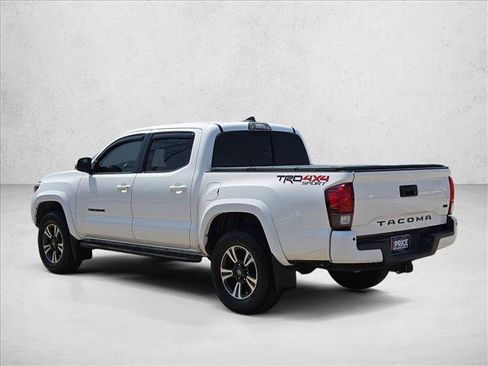 Used 2018 Toyota Tacoma TRD Sport w/ Technology Package AWD/4WD image 7