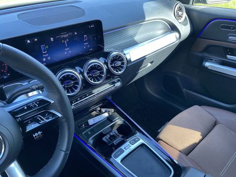 Used 2026 Mercedes-Benz GLB 250 image 8