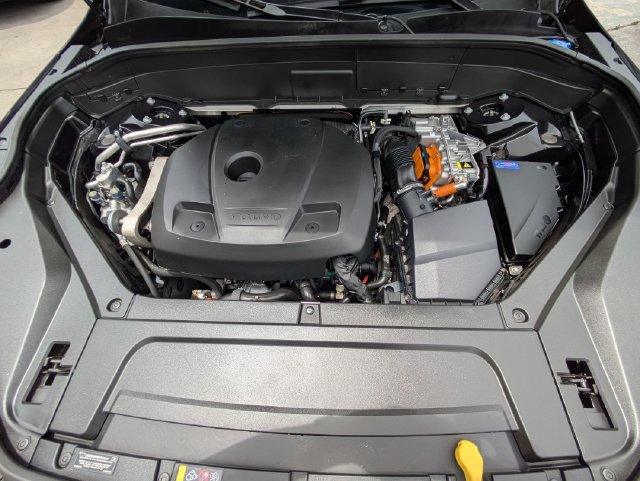 Certified 2025 Volvo XC90 T8 Ultra w/ Protection Package Premier AWD/4WD image 11