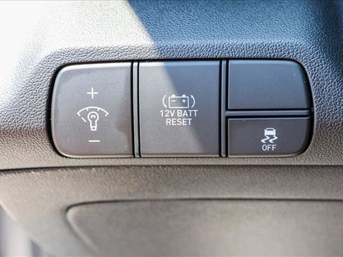 New 2025 Hyundai Elantra SEL image 13