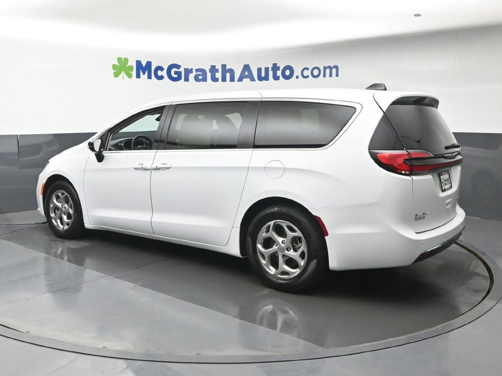 Used 2024 Chrysler Pacifica Limited FWD image 28