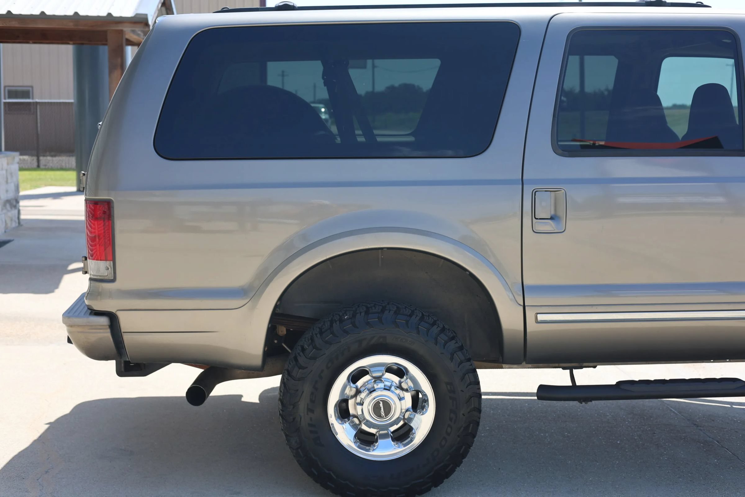 Used 2004 Ford Excursion Limited AWD/4WD image 14