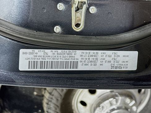 Used 2019 RAM 3500 Laramie image 33