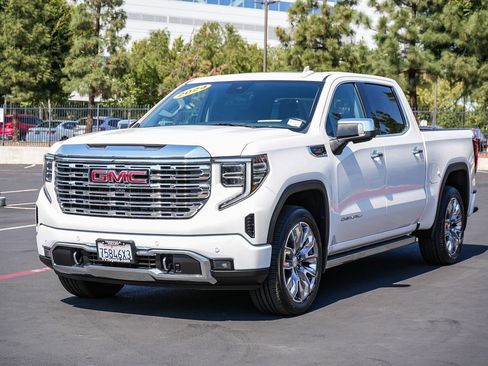 Used 2024 GMC Sierra 1500 Denali AWD/4WD image 3