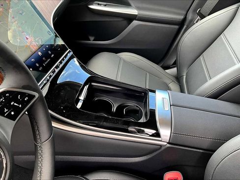 New 2025 Mercedes-Benz GLC 350e GLC 350e image 7