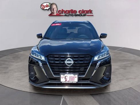 Used 2023 Nissan Kicks SR w/ SR Premium Package image 8