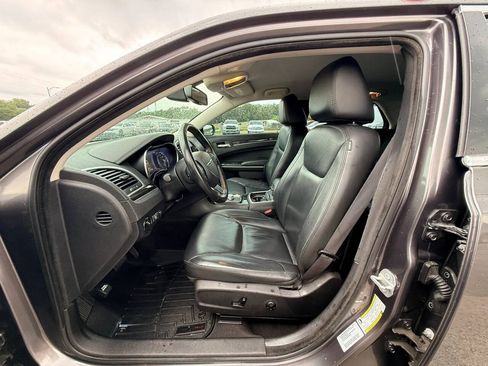Used 2016 Chrysler 300 Limited AWD/4WD image 14