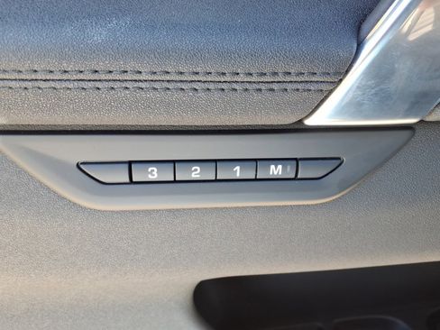 Certified 2025 Land Rover Discovery Sport S image 32