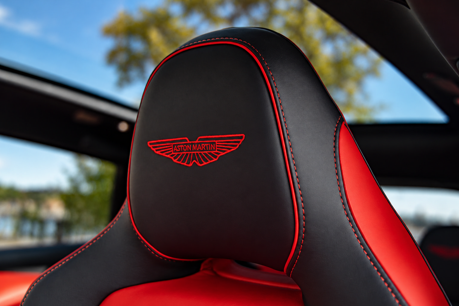 Used 2025 Aston Martin DBX 707 AWD/4WD image 14