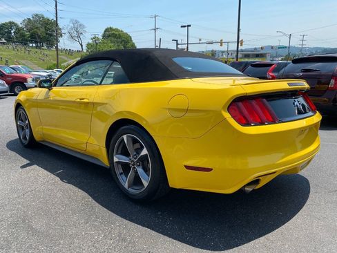 Used 2015 Ford Mustang Convertible w/ Equipment Group 051A RWD image 13