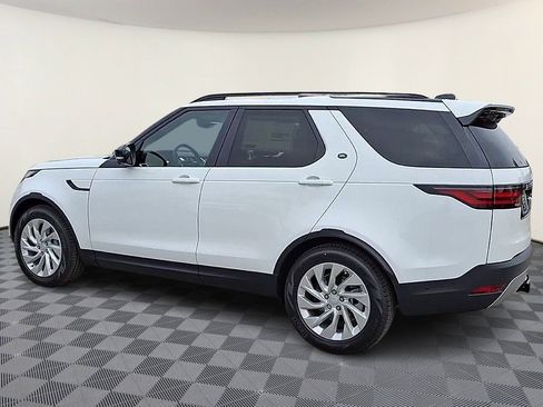 Certified 2025 Land Rover Discovery S image 6