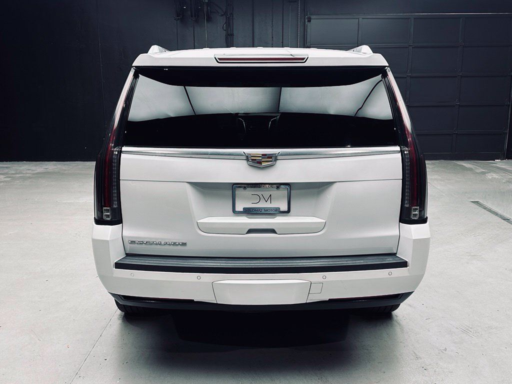 Used 2016 Cadillac Escalade Platinum AWD/4WD image 5