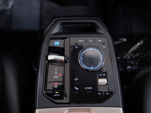 Used 2026 BMW iX xDrive45 w/ Premium Package image 13