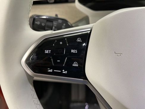 New 2025 Volkswagen ID. Buzz 1st Edition image 16