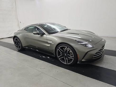 Used 2025 Aston Martin V8 Vantage Coupe RWD image 10