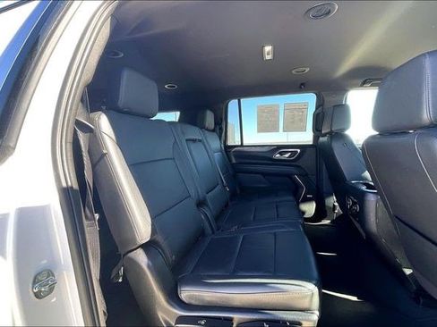 Used 2024 Chevrolet Suburban LT image 32
