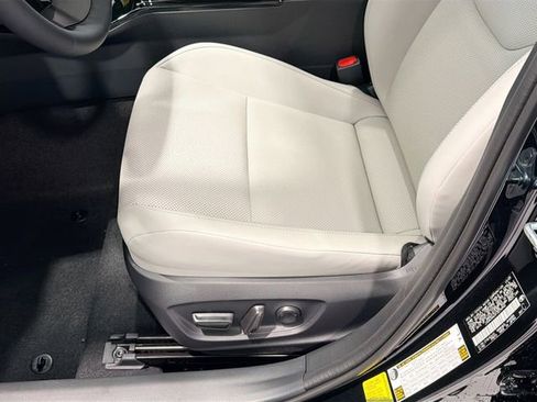 New 2026 Toyota Prius XLE image 16