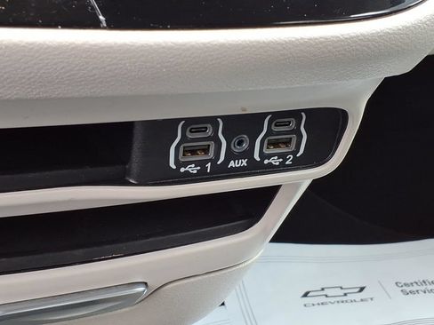 Used 2024 Chrysler Pacifica Touring-L FWD image 19