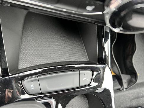 New 2026 Chevrolet Trax LT image 12