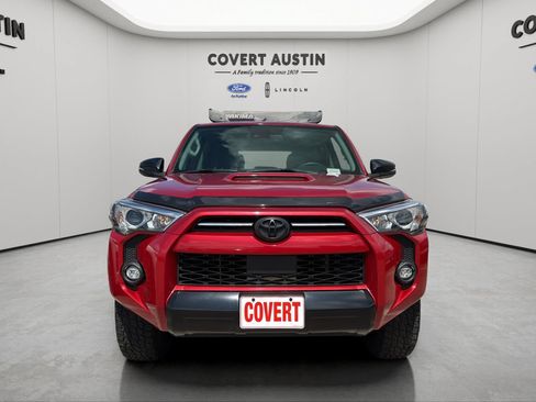 Used 2021 Toyota 4Runner Venture w/ Moonroof Package AWD/4WD image 8