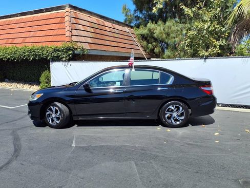 Used 2016 Honda Accord LX image 3
