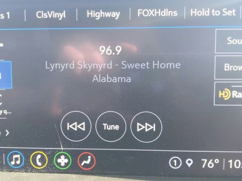 Used 2021 Chevrolet Silverado 2500 LTZ w/ Z71 Off-Road Package image 25