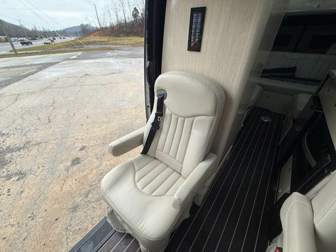 Used 2017 Mercedes-Benz Sprinter 3500 image 26