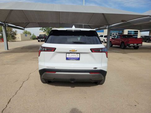 New 2026 Chevrolet Equinox LT w/ Convenience Package II FWD image 7
