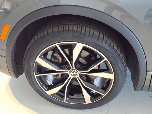 Used 2023 Volkswagen Tiguan SEL R-Line AWD/4WD image 8