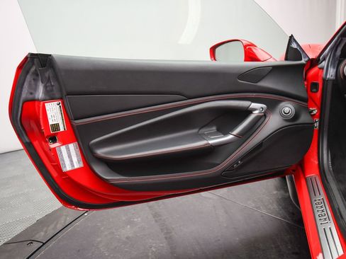 Used 2021 Ferrari F8 Tributo image 47