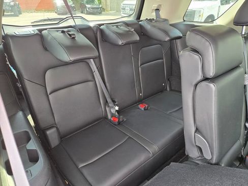 Used 2024 Nissan Pathfinder SL AWD/4WD image 11