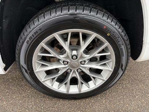 Used 2022 Jeep Grand Cherokee Summit w/ Luxury Tech Group V image 48