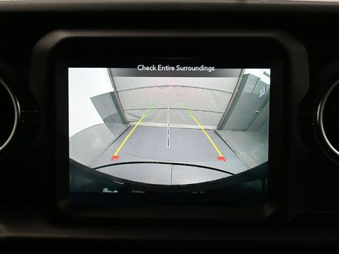 Used 2021 Jeep Wrangler Unlimited Sahara w/ Cold Weather Group image 20