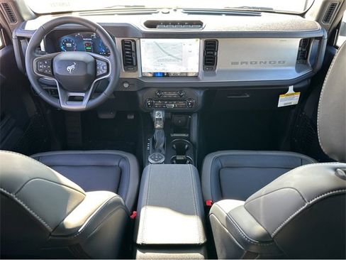 New 2025 Ford Bronco Outer Banks w/ Sasquatch Package image 8