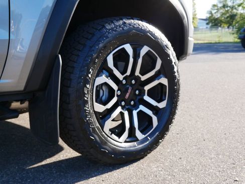 Used 2025 GMC Canyon AT4 w/ Nightfall Edition image 9