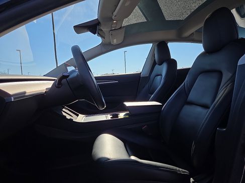 Used 2023 Tesla Model 3 Standard Range image 15