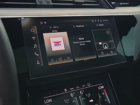Used 2022 Audi e-tron Premium AWD/4WD image 26