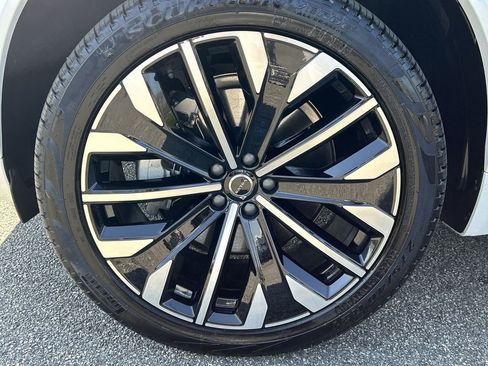 New 2026 Volvo XC90 B6 Plus image 10
