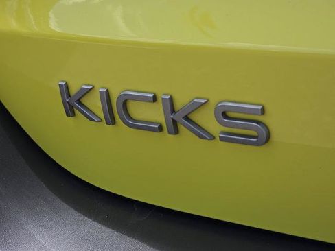 Certified 2025 Nissan Kicks SR FWD image 10