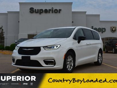 Used 2024 Chrysler Pacifica Touring-L