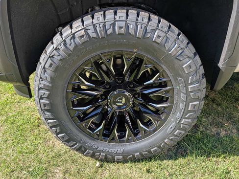 New 2026 GMC Sierra 2500 SLE w/ SLE Value Package; AWD/4WD image 8
