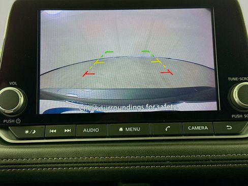 Used 2024 Nissan Rogue S FWD image 17