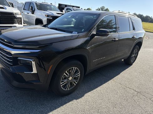 Certified 2026 Chevrolet Traverse LT AWD/4WD image 3